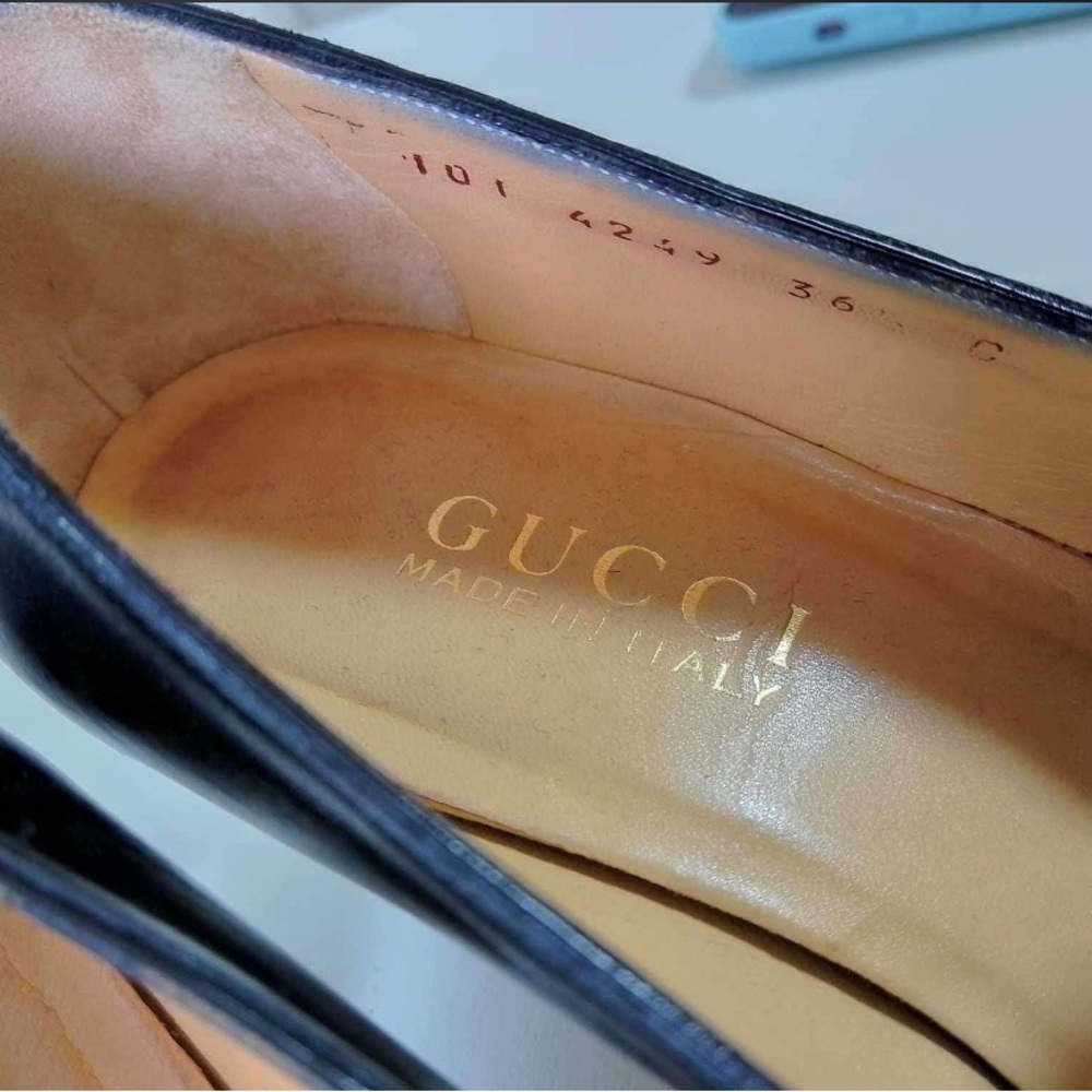Gucci Black Leather Heeled Loafers with Gold Horsebit Hardware - Picture 8 of 12